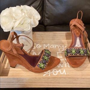 Enzo Angiolini heals